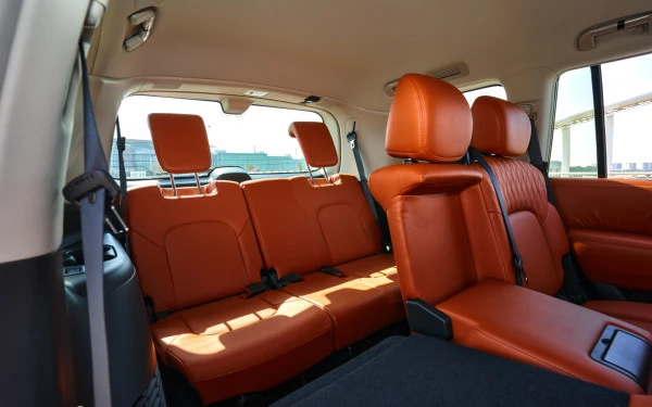 Beige Nissan Patrol Platinum V6 Photo 7