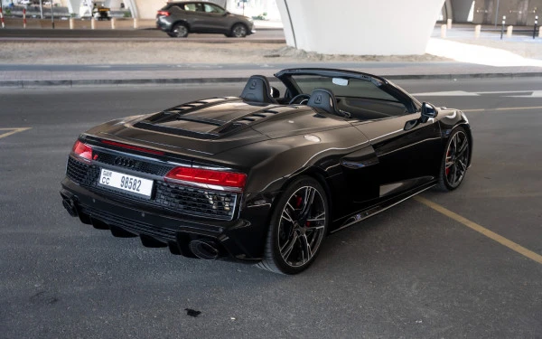Black Audi R8 Spyder Photo 4