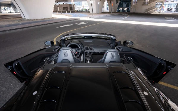 Black Audi R8 Spyder Photo 8