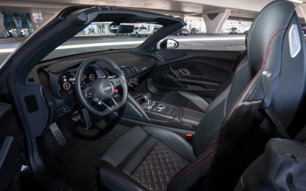 Black Audi R8 Spyder Photo 9