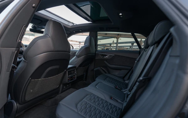 Black Audi RSQ8 Photo 7