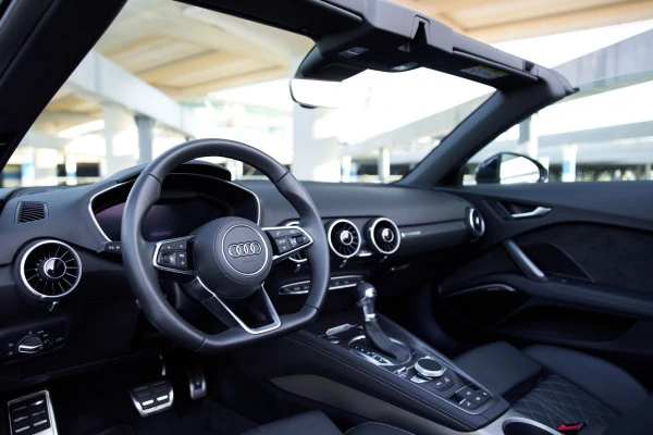 Black Audi TT Photo 6