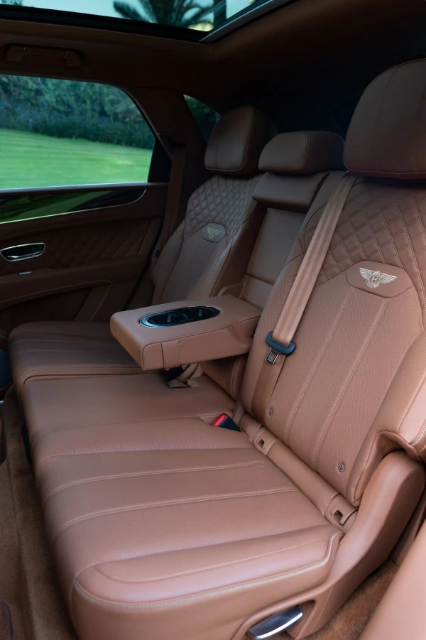 Black Bentley Bentayga Photo 5