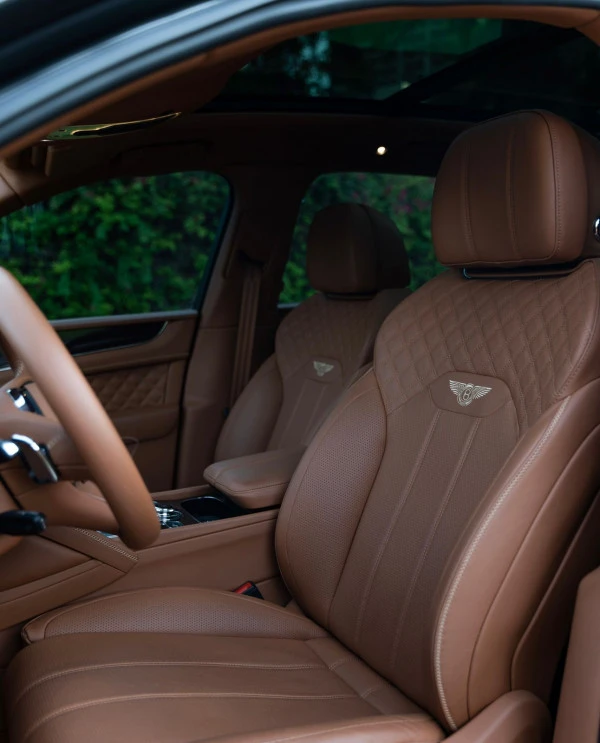Black Bentley Bentayga Photo 6