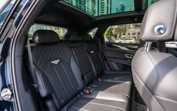 Black Bentley Bentayga Photo 7