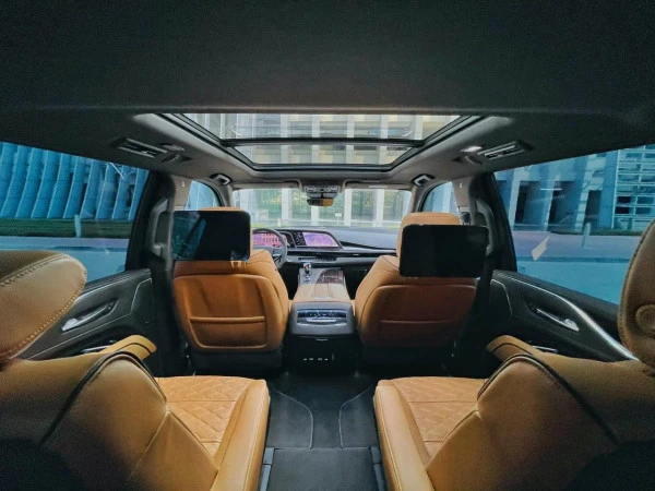 Black Cadillac Escalade Photo 6