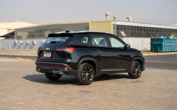Black Chevrolet Captiva Photo 3