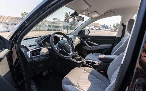 Black Chevrolet Captiva Photo 6