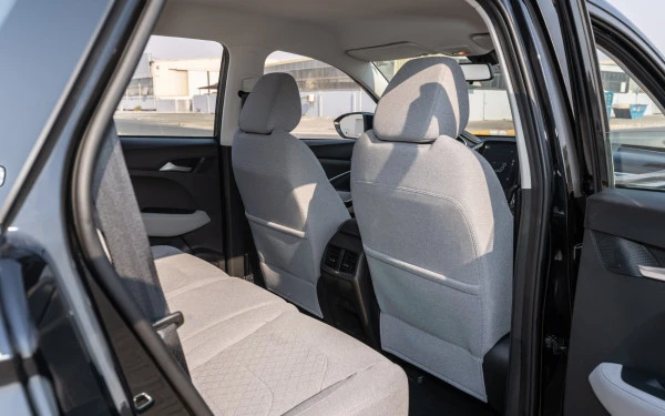 Black Chevrolet Captiva Photo 8