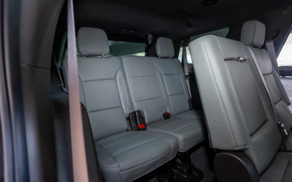 Black Chevrolet Tahoe Photo 10
