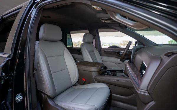 Black Chevrolet Tahoe Photo 12