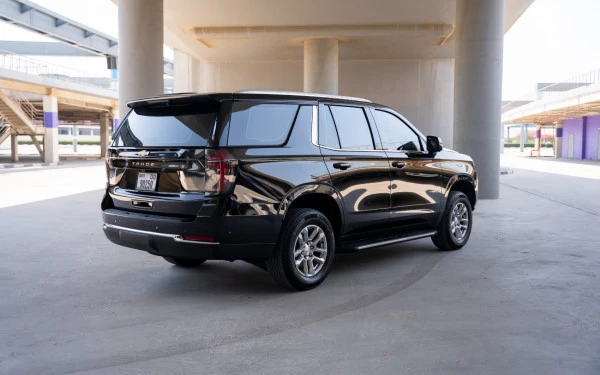 Black Chevrolet Tahoe Photo 8
