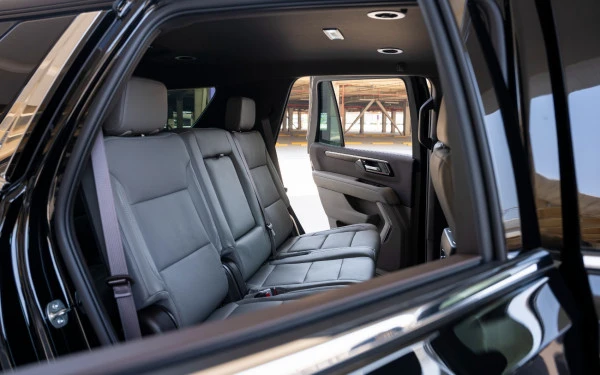Black Chevrolet Tahoe Photo 12