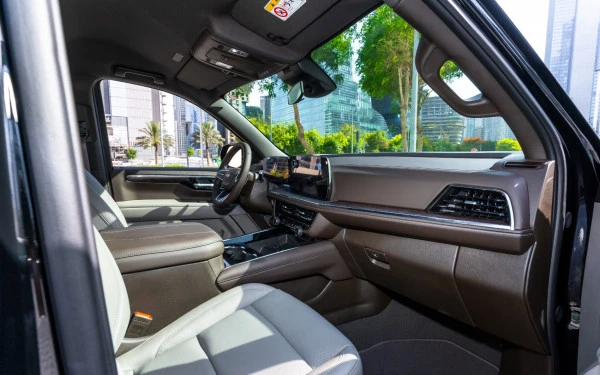 Black Chevrolet Tahoe Photo 12