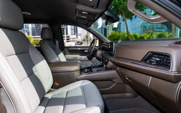 Black Chevrolet Tahoe Photo 14