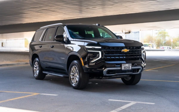 Black Chevrolet Tahoe Photo 5