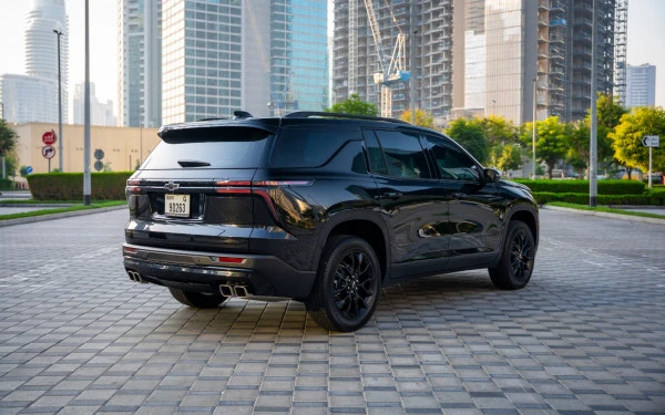 Black Chevrolet Traverse Photo 7