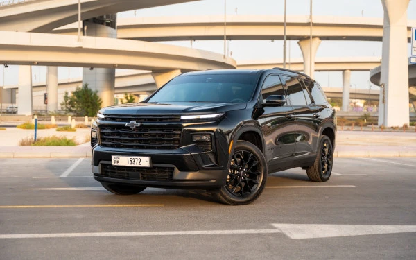 Black Chevrolet Traverse Photo 6