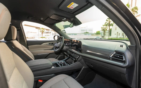 Black Chevrolet Traverse Photo 10