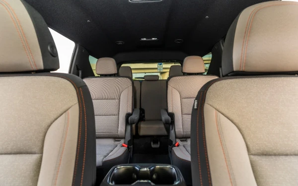 Black Chevrolet Traverse Photo 11