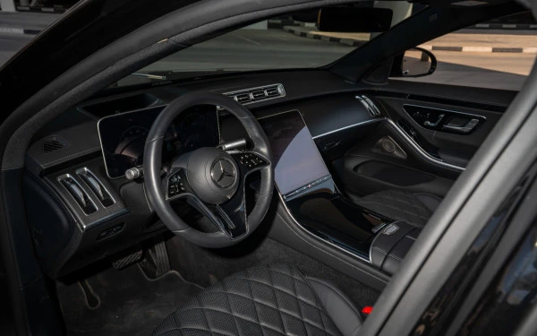 Black Hyundai Santa Fe Photo 17