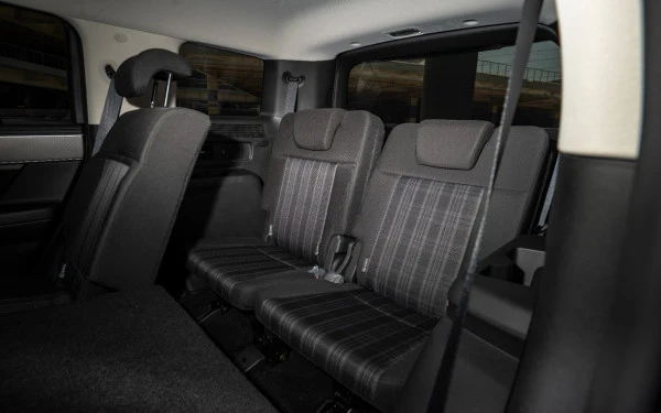 Black Hyundai Santa Fe Photo 20