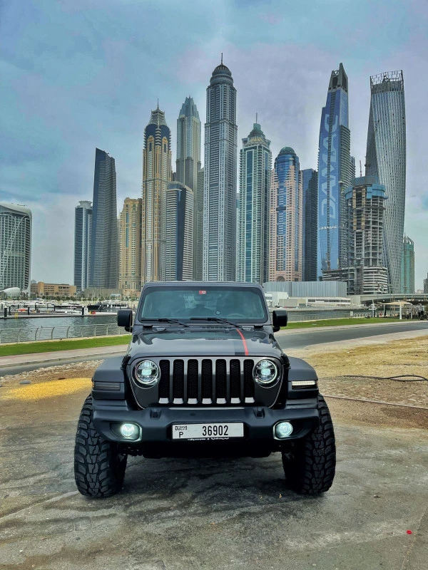 Black Jeep Wrangler Photo 9