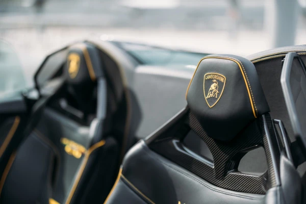 Black Lamborghini Evo Spyder Photo 5