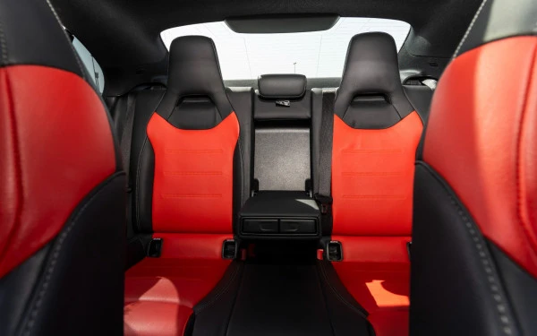 Black Mercedes CLA250 Photo 8