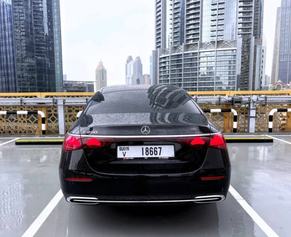 Mercedes E200