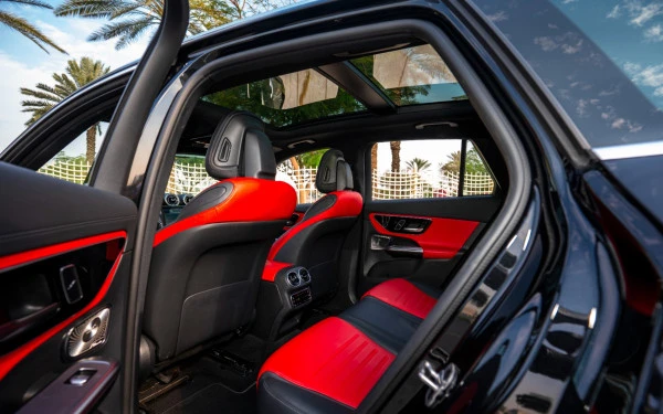 Black Mercedes GLC 200 SUV Photo 11