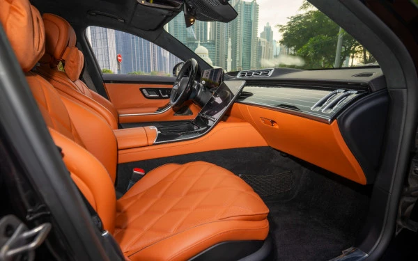 Black Mercedes Maybach S580 Photo 17