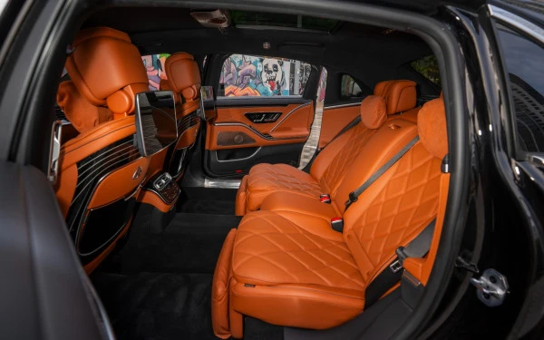 Black Mercedes Maybach S580 Photo 24