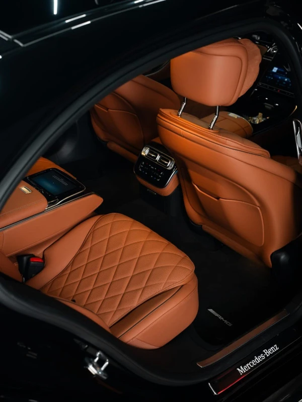 Black Mercedes S500 Photo 7