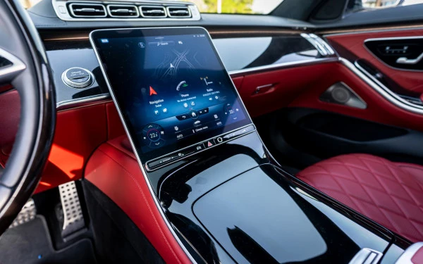 Black Mercedes S500 Photo 4