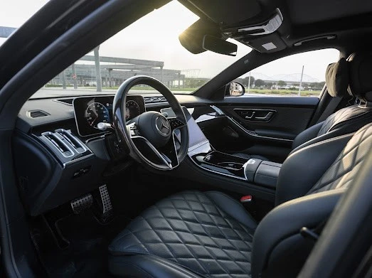 Black Mercedes S500 Photo 5