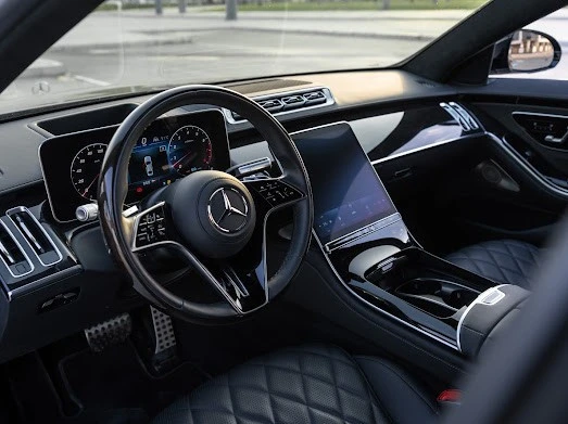 Black Mercedes S500 Photo 6
