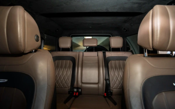 Black Mercedes V300 Avantgarde Extra Long Photo 10