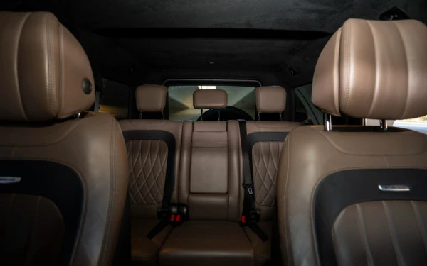 Black Mercedes V300 Avantgarde Extra Long Photo 14