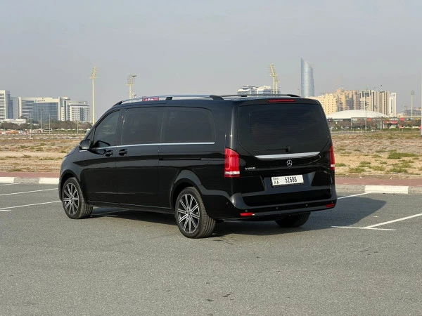Black Mercedes V250 8S Photo 6