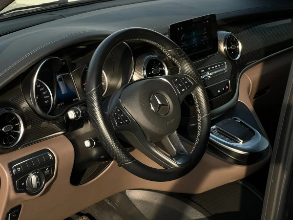 Black Mercedes V250 8S Photo 8