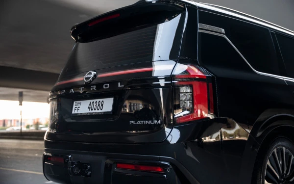 Black Nissan Patrol Platinum LE PLATI Photo 10