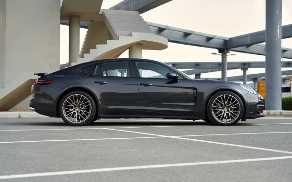 Porsche Panamera 4