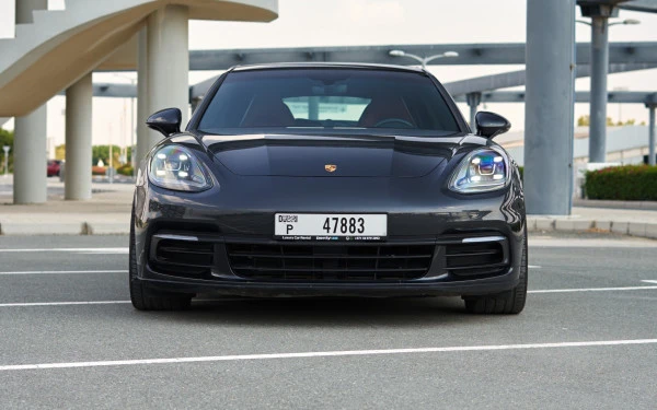 Porsche Panamera 4