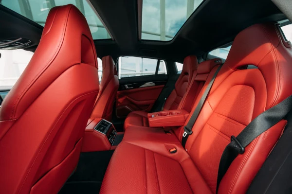 Black Porsche Panamera Photo 10
