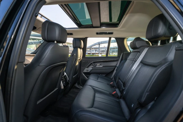 Black Range Rover Vogue HSE Photo 7