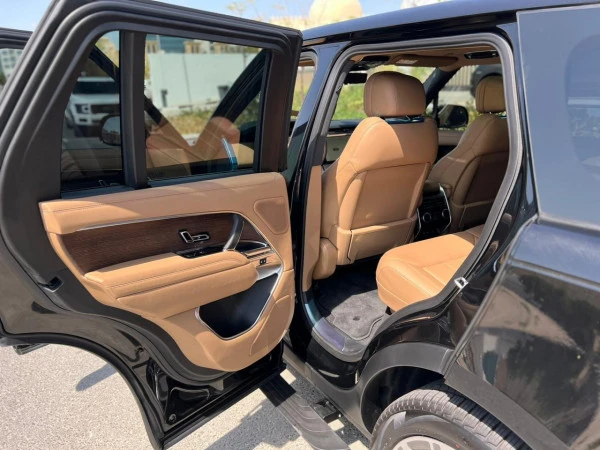 Black Range Rover Vogue Photo 6