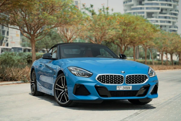 Blue BMW Z4 Photo 2