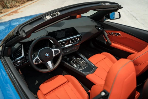 Blue BMW Z4 Photo 3