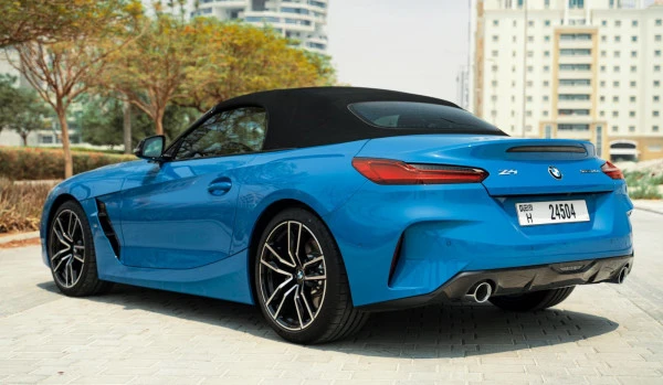 Blue BMW Z4 Photo 4